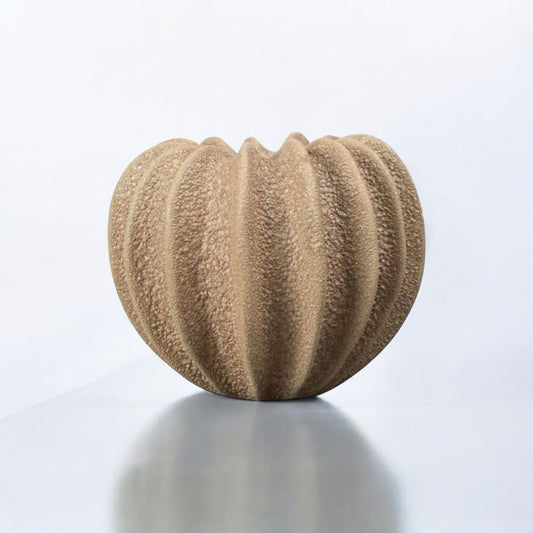 ETTORE Vase - Handglasiertes Keramikobjekt in Sandbeige